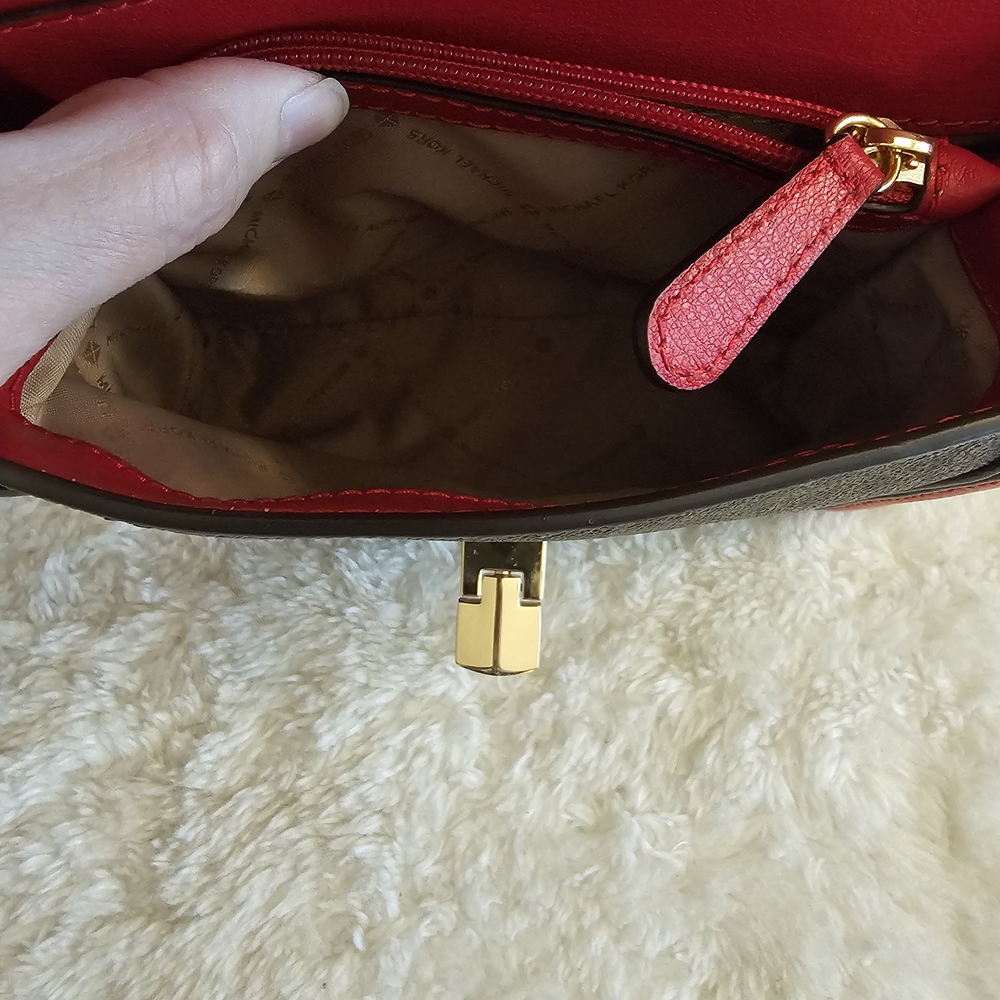 NWOT - Never Used! Michael Kors Kinsley XS Crossbody - Picture 9 of 11